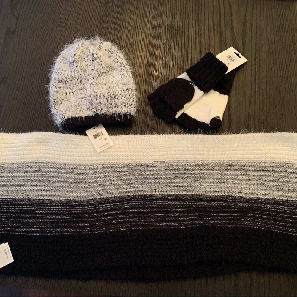 Sold NWT Calvin Klein Infinity Scarf, Hat, Gloves Set